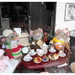 Ratón hecho a mano para decoración de puertas del ratoncito Pérez.