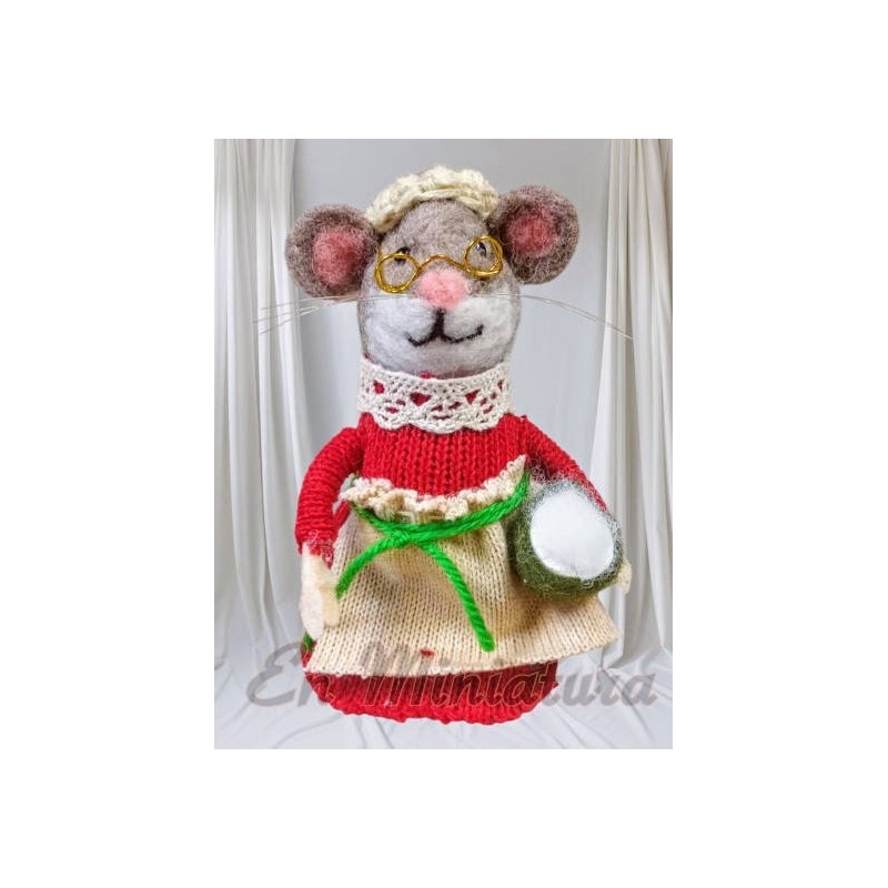 Ratón hecho a mano para decoración de puertas del ratoncito Pérez.