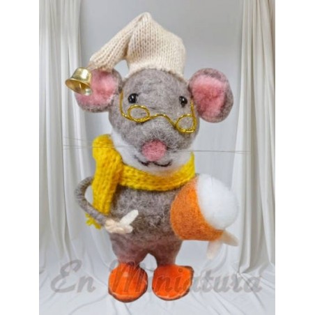 Ratón hecho a mano para decoración de puertas del ratoncito Pérez.