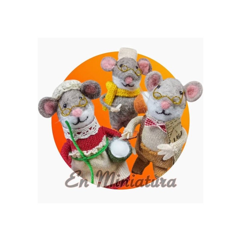 Ratón hecho a mano para decoración de puertas del ratoncito Pérez.