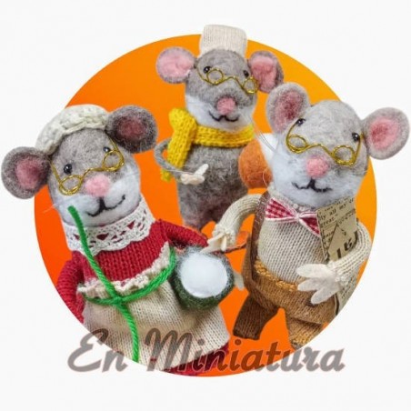 Ratón hecho a mano para decoración de puertas del ratoncito Pérez.