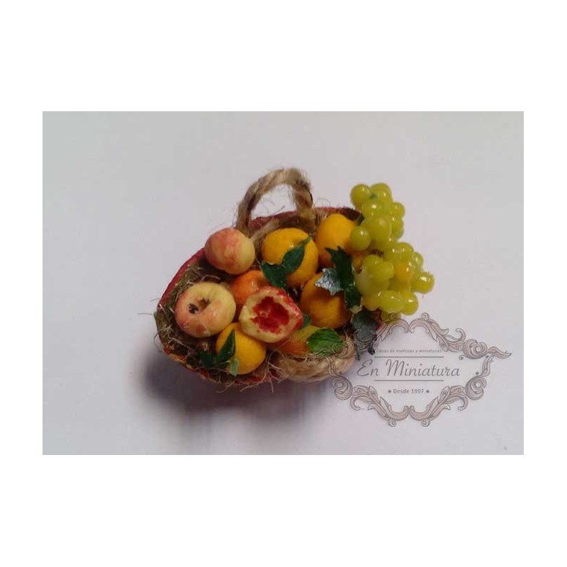cesta de frutas en miniatura