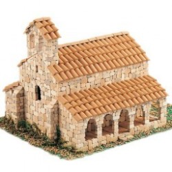 Construcción de maqueta de ermita románica